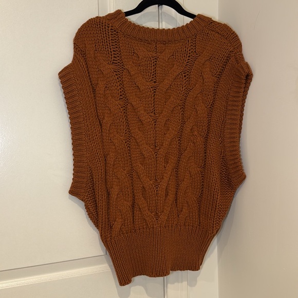 Vici Sweater Vest - Picture 3 of 3